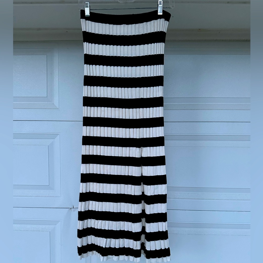 A New Day women’s skirt black & white stripes Medium